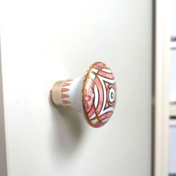 🎉🎉HP🎉12 ceramic drawer pulls/ knobs light pink/rose/white with metallic gold - Picture 2 of 12